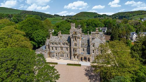 William Tower Suite Stone Cross Mansion