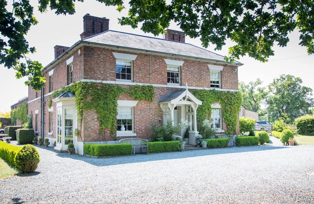 Willington Lodge - Sleeps 23 guests