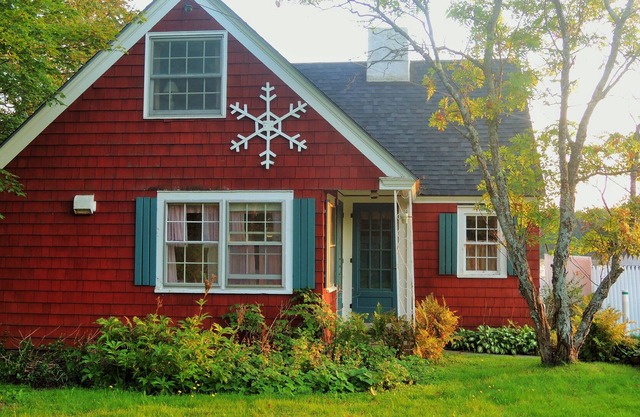 Willoughby Dreaming: Timeless Waterfront Cottage - Dock & Boat Lift