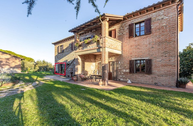 Willow apt with shared pool, Castiglione del Lago, Italy