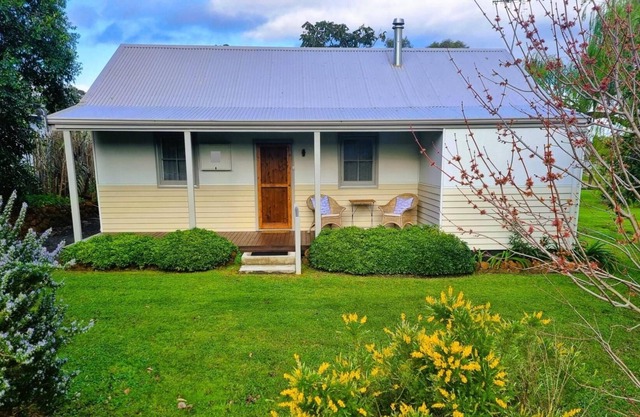 Willow Cabin: A central couples retreat