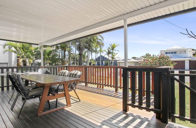 Wills Avenue No. 12. Golden Beach