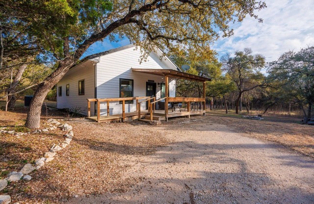 Wimberley Woods - 2/1 with loft, sleeps 6, firepit