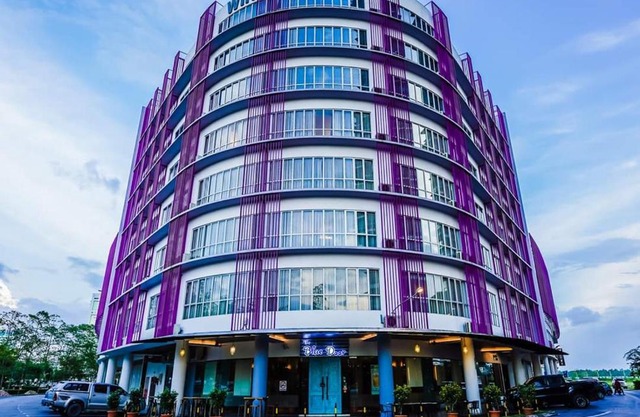 Win Hotel