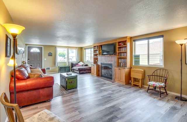 Winchester Bay Vacation Rental Near Dunes & ATV!