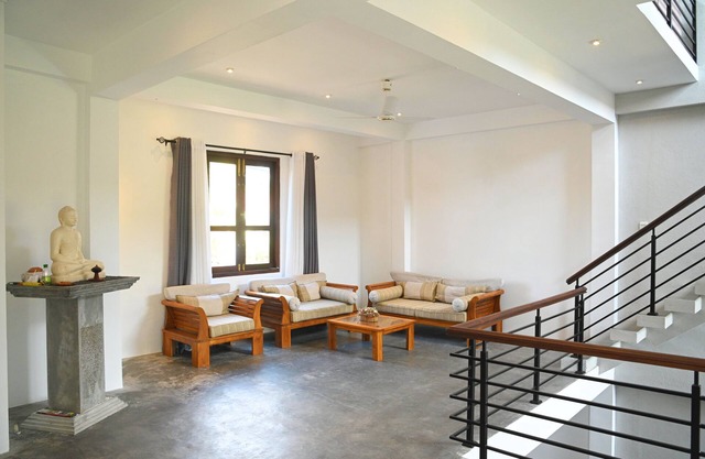 Wind Villa - Luxury 3-bedroom Villa with WiFi and AC in Weligama