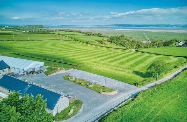 Windmill Farm Barn Cottage Gower Rural with Welsh Coast Views - Pet Friendly