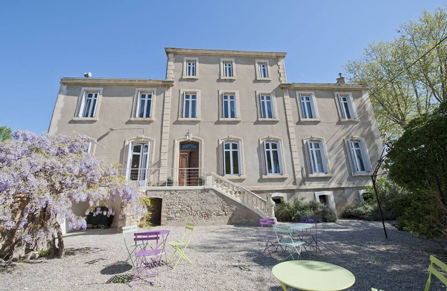 Wine Chateaux- South Of France 9 beds Sleeps 14-18 Heated Pool Garden Beaches Nr