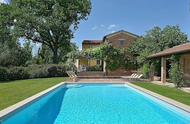 Wine Lovers! Luxury House on 250 Acre Vineyard, AC & Private Pool