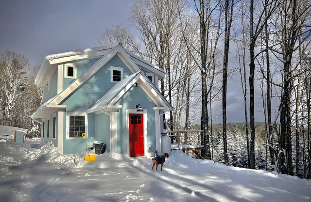 Winfield Cottage: a hillside farm haven