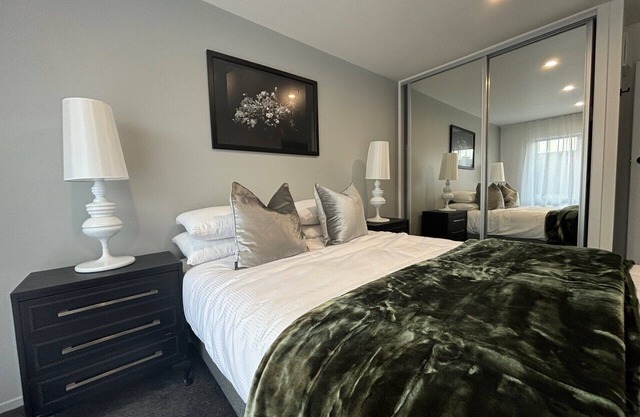 Winifred's Boutique Central Hamilton Apartments. Claudelands Events Centre