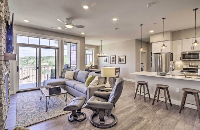 Winter Park Condo w/Fireplace - 4 Mi to Slopes!