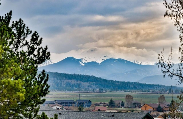 Winter Park/Fraser Modern 2 bed Condo, Mtn Views, Hot Tub, Bus Line