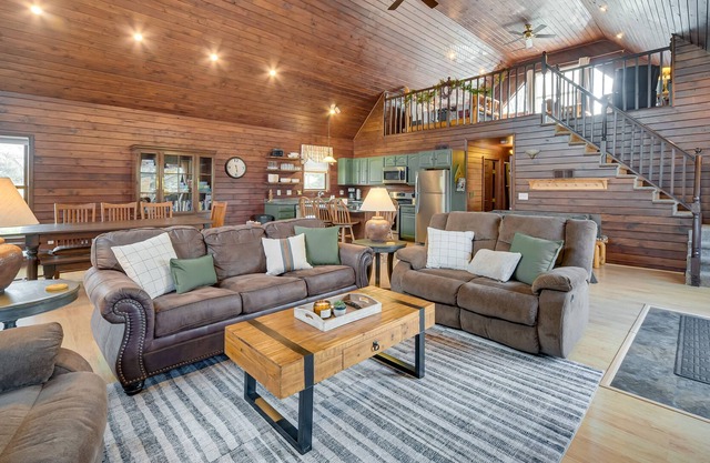 Wisconsin Cabin w/ Private Hot Tub & Deck
