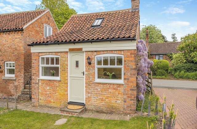 Wisteria Cottage - UK46478