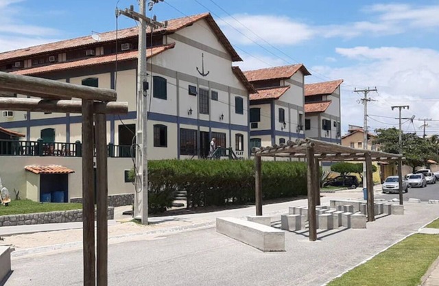 With 2 pools, games room, sauna. Maximum capacity 4 people
