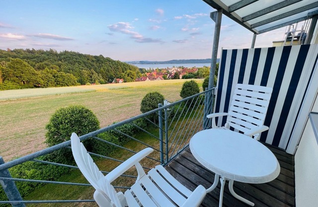 With dog! - Family apartment with lake view