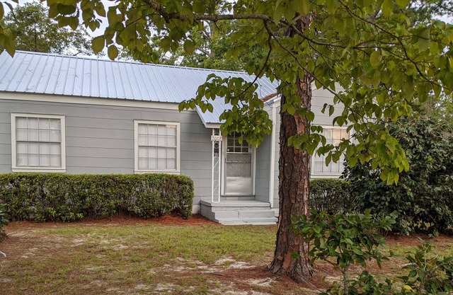 With in walking and seeing of Waycross Hospital