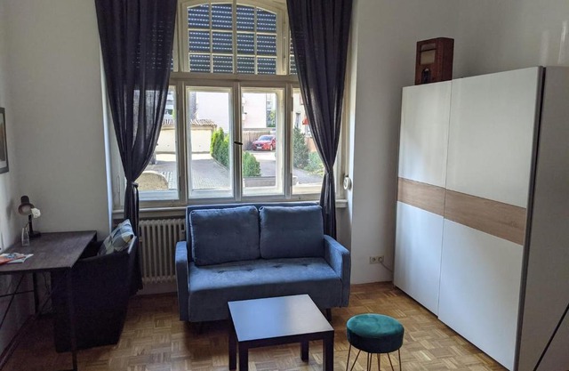 Wohnen am Main - gemütlicher Altbau, zentral