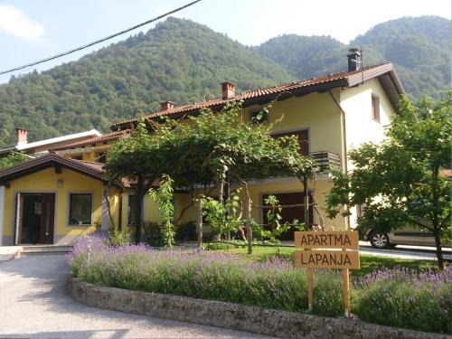 Wohnung Lapanja 2 Mit Gemeinschaftsgarten