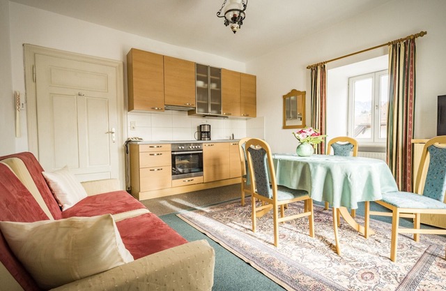 Wohnung PREDIGTSTUHL: Helle 2-Zimmer-Nichtraucher-Wohnung für 1-3 Personen mit großem Süd-Balkon
