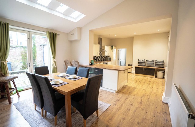Wolverhampton City Centre, Luxury Apartment