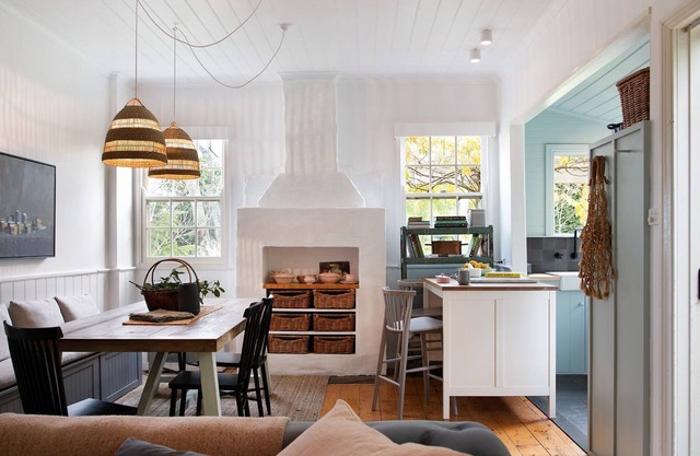 Wombat Hill Cottage-Renovated miners cottage, open fires and beautiful gardens
