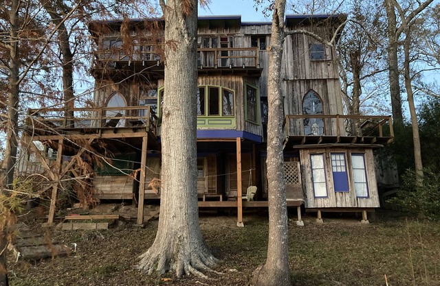 Women Waterfront Cottage-Retreat for the week or months.