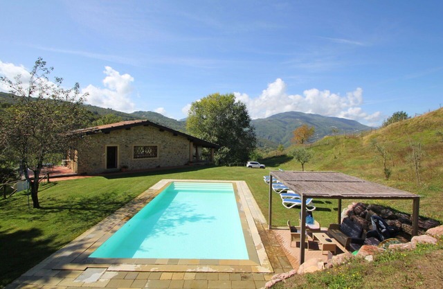 Wonderful private villa for 10 people with WIFI, private pool, TV, terrace and parking
