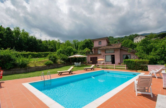 Wonderful private villa for 6 people with WIFI, private pool, TV, pets allowed and parking