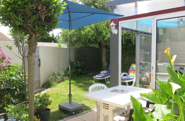 Wonderful private villa for 2 guests with WIFI, TV, terrace and pets allowed