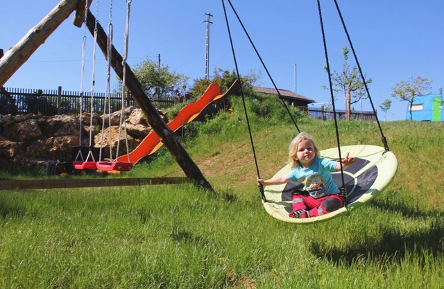 Wonder world vacation - rural, modern, familiar.