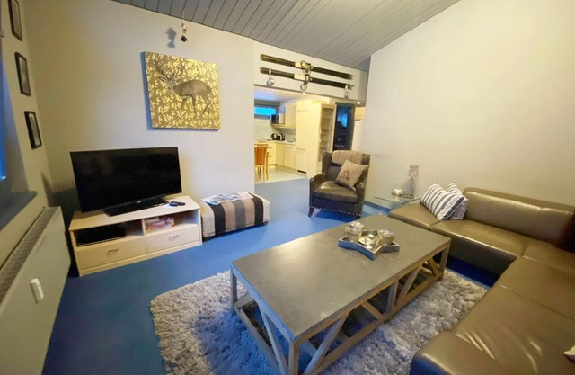 Wonderful Sankt Anton ski apartment. 3min walk to all main lifts/ski school