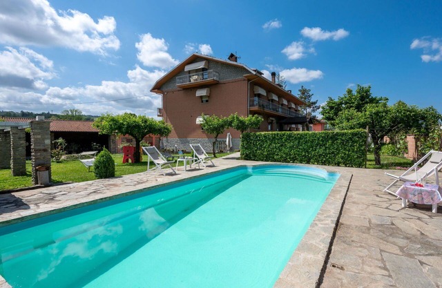 Wonderful villa for 4 people with WIFI, pool, TV, terrace and parking