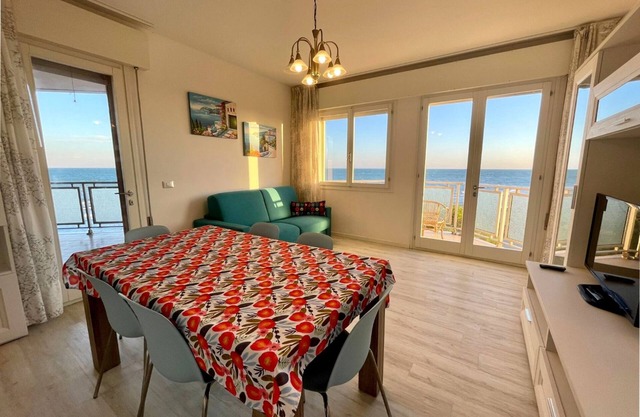 Wonderful beachfront apartment - Beahost