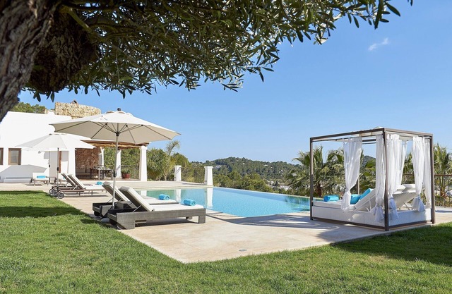 Wonderful Ibiza Villa | Villa Norbert | 4 Bedrooms | Spacious Furnished Sun.