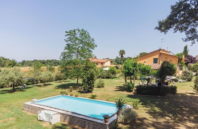 Wonderful villa for 4 guests with pool, WIFI, TV, patio and parking