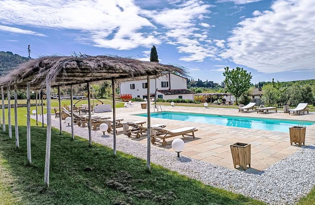 Wonderful private villa for 11 guests with A/C, WIFI, private pool, TV, patio and parking