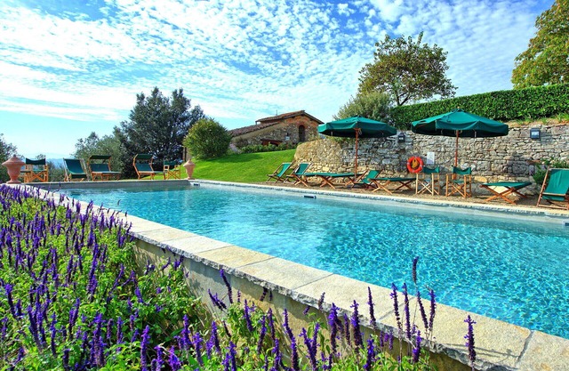 Wonderful private villa with WIFI, private pool, A/C, TV, panoramic view, parking, close to Florence