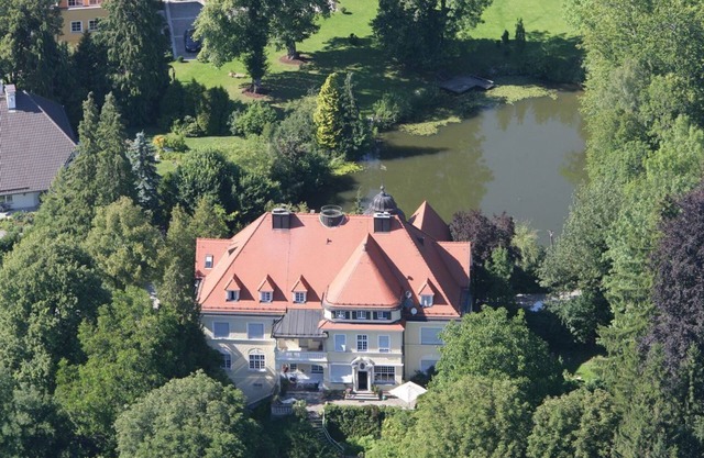 Wonderful 5-room flat with large eat-in kitchen in Mörlbach Castle