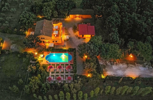 Wonderful 94 sqm apartment with pool in the country side,only 3km from the beach