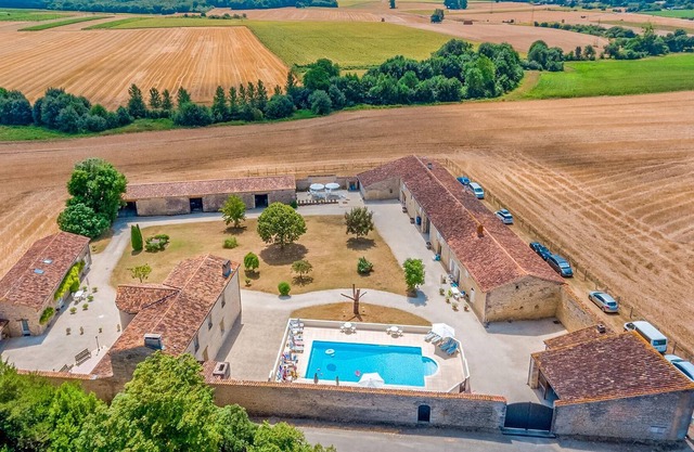 Wonderful accommodation in century-old building in the countryside.