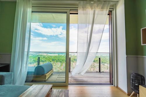Wonderful Apartment with 2 bedrooms and pool and parking