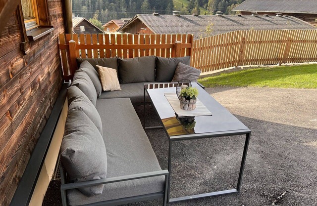 Wonderful private villa for 10 guests with WIFI, TV, patio and parking