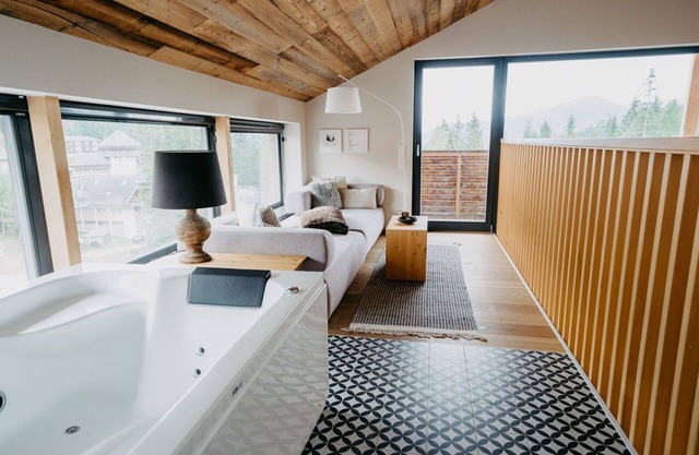 Wonderful private villa for 4 people with WIFI, hot tub, TV, terrace and parking