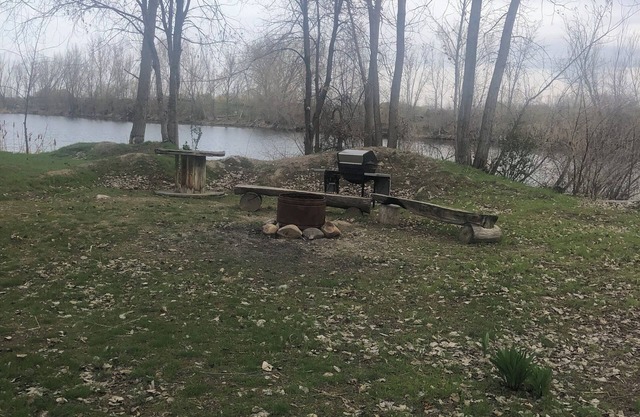 Wonderful campground in Caldwell with stunning views. Only 3 sites.