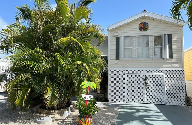 Wonderful Chalet, with Terrace & Private Patio – 20 miles from Key West.