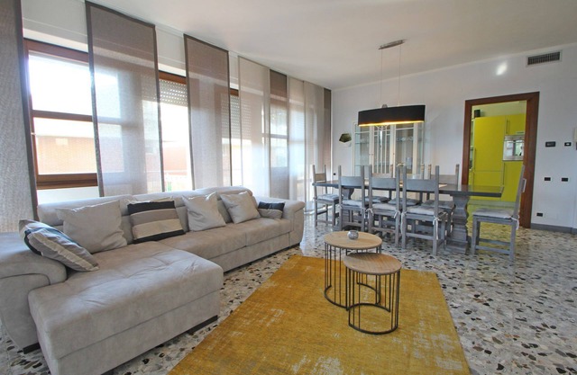 Wonderful flat for 6 People at 120m from the Sea in Tuscany, near Forte dei Marmi, parking, Wifi.