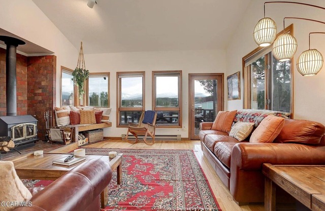 Wonderful Fraser 2 bedroom, pet friendly, large yard