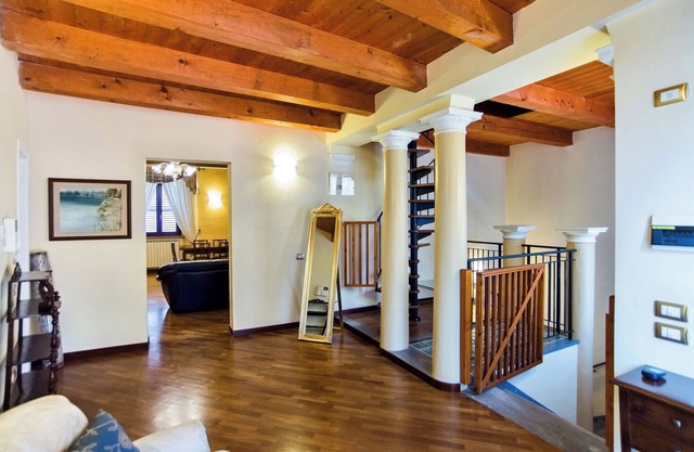 WONDERFUL FRESCOED APARTMENT IN THE HISTORICAL CENTER OF FABRIANO TARDO 800